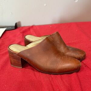 Nisolo Tan Leather Block Heel Mules